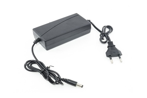 Alimentatore stabilizzato 12v