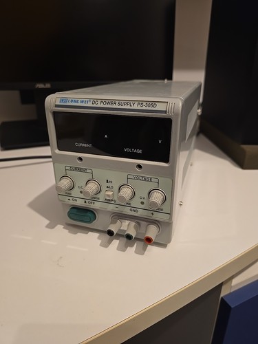 Alimentatore banco uscite - banco, 3